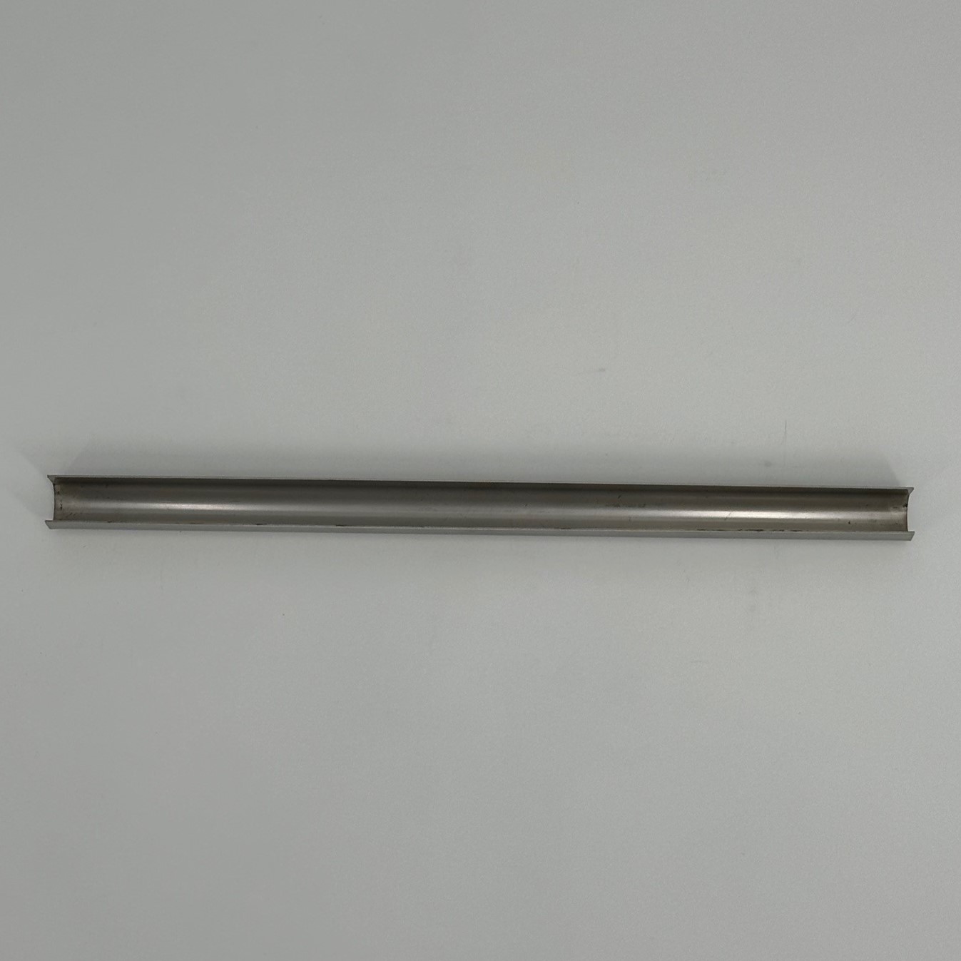 Skinne til røgvenderplade 20x390 mm